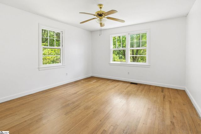 7 Alberta Avenue, Greenville, SC 29617