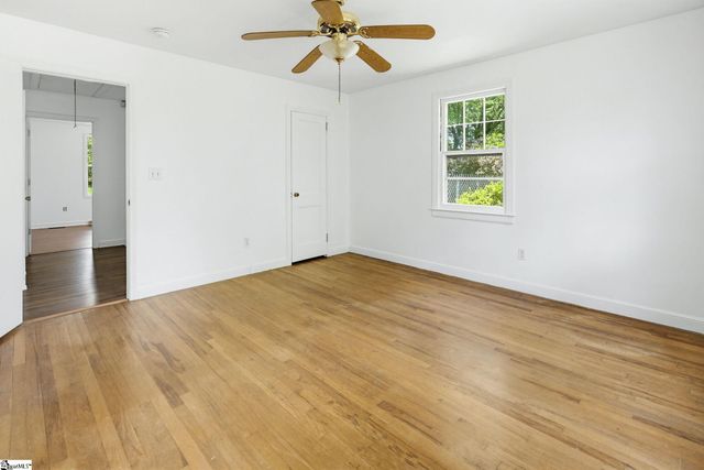 7 Alberta Avenue, Greenville, SC 29617