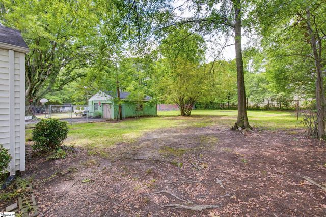 7 Alberta Avenue, Greenville, SC 29617