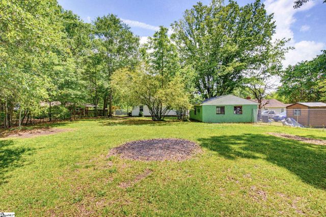 7 Alberta Avenue, Greenville, SC 29617