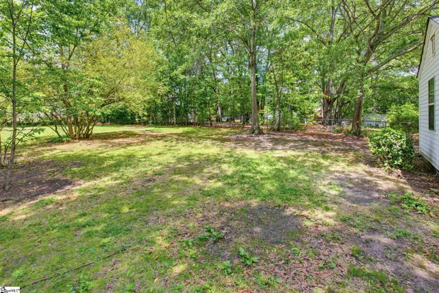 7 Alberta Avenue, Greenville, SC 29617