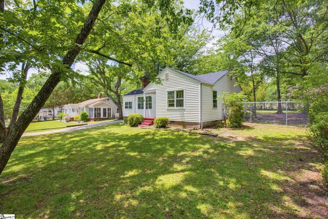 7 Alberta Avenue, Greenville, SC 29617