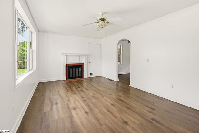 7 Alberta Avenue, Greenville, SC 29617