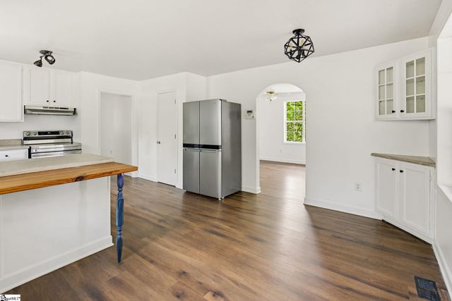7 Alberta Avenue, Greenville, SC 29617