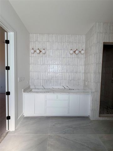 5 Westwind Rd, Galveston, TX 77554