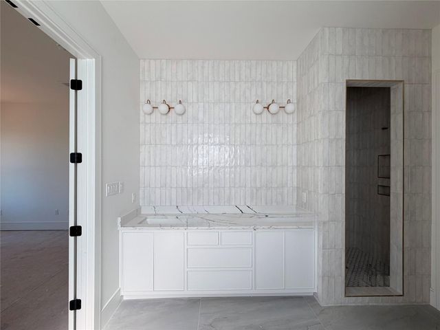 5 Westwind Rd, Galveston, TX 77554