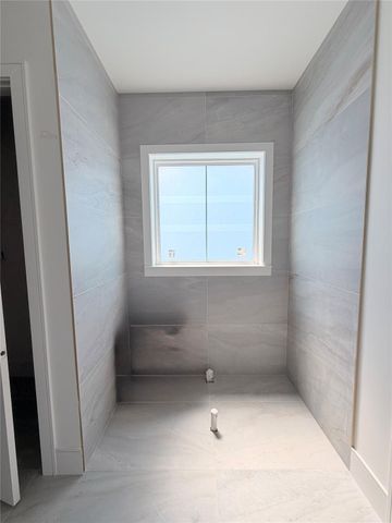 5 Westwind Rd, Galveston, TX 77554