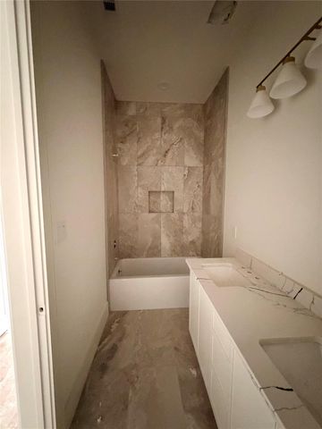 5 Westwind Rd, Galveston, TX 77554