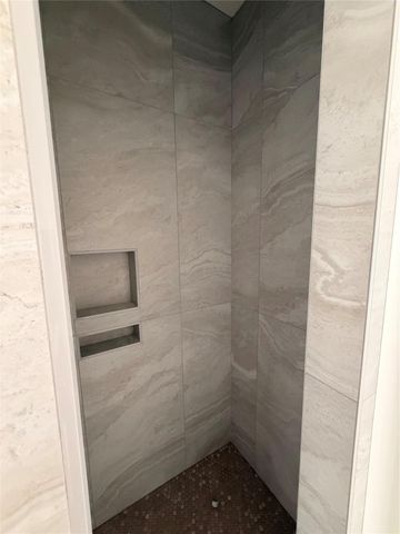 5 Westwind Rd, Galveston, TX 77554