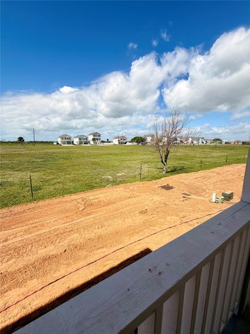 5 Westwind Rd, Galveston, TX 77554