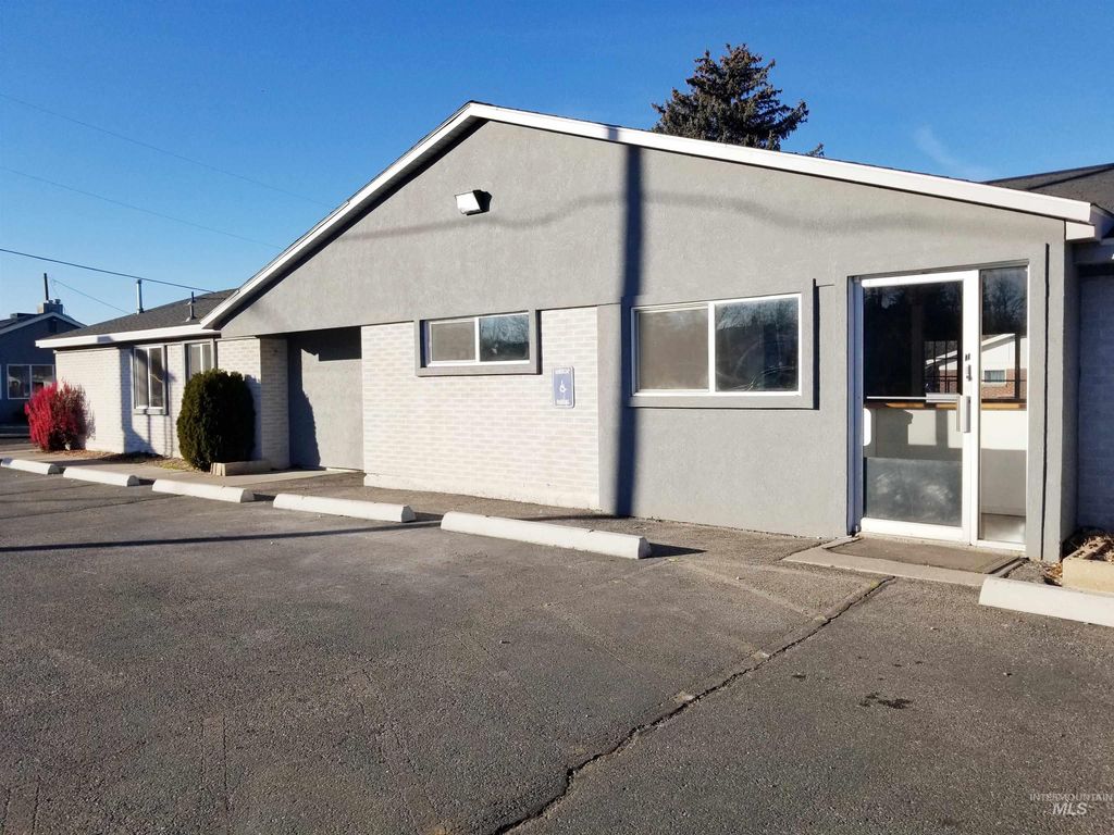 1615 Addison Ave E, Twin Falls, ID 83301