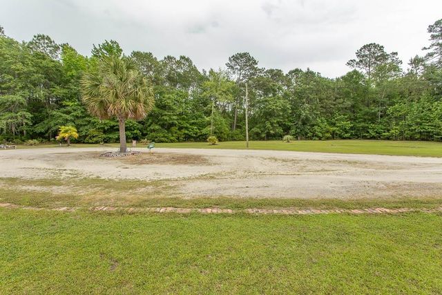 2260 Harvey Rd., Loris, SC 29569