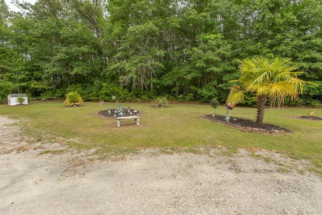 2260 Harvey Rd., Loris, SC 29569