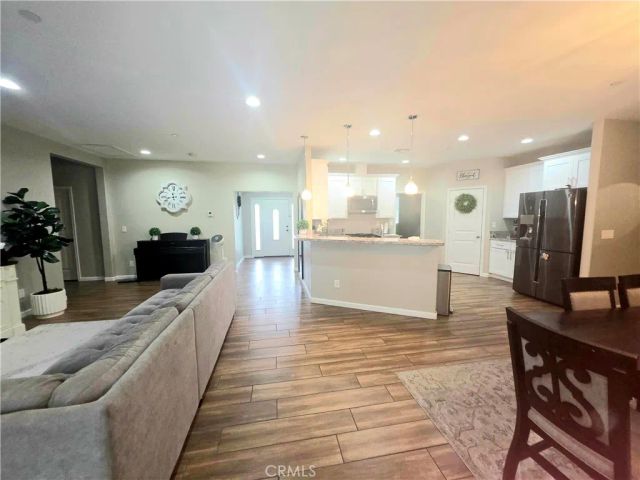 3921 La Hacienda, San Bernardino, CA 92404