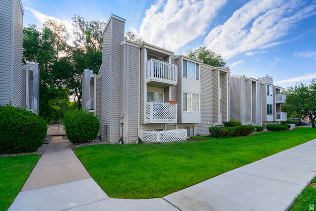 875 E ARROWHEAD LN #42, Murray, UT 84107 — exterior