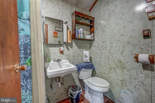 602 E 1ST ST, Mineral, VA 23117
