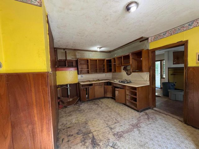 2386 Rhoads Avenue, Columbus, OH 43207