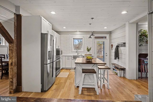 4934 RIVER RD, New Hope, PA 18938