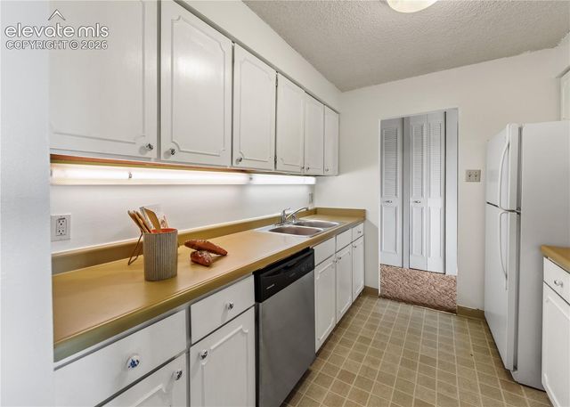 411 Lakewood Circle C904, Colorado Springs, CO 80910