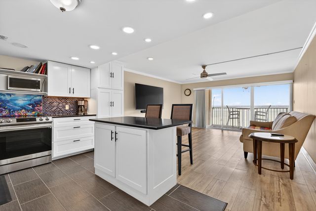 151 Calhoun Avenue 301, Destin, FL 32541