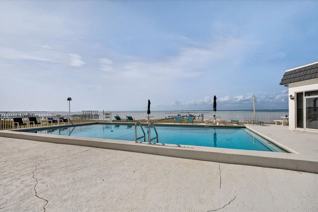 151 Calhoun Avenue 301, Destin, FL 32541