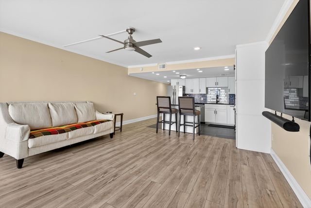 151 Calhoun Avenue 301, Destin, FL 32541