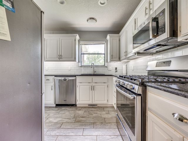2824 Creekview Place, Norman, OK 73071