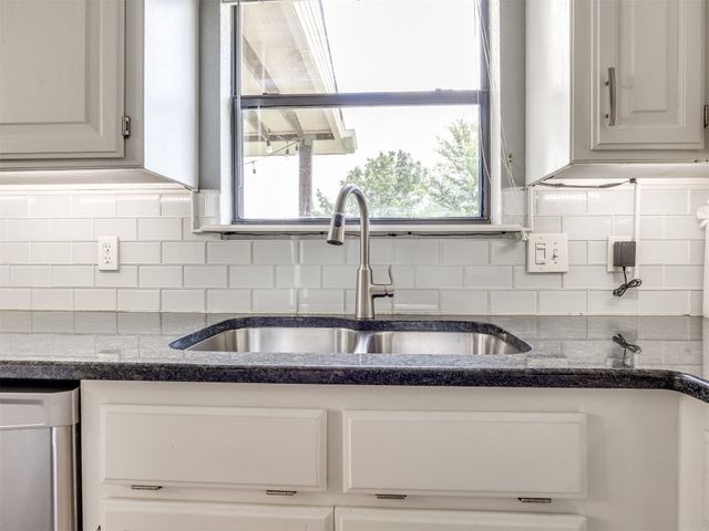 2824 Creekview Place, Norman, OK 73071