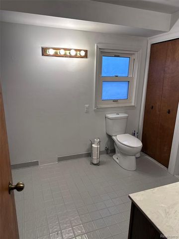 48481 Harbor Drive, Chesterfield, MI 48047