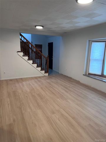 48481 Harbor Drive, Chesterfield, MI 48047