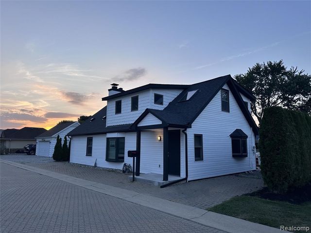 48481 Harbor Drive, Chesterfield, MI 48047
