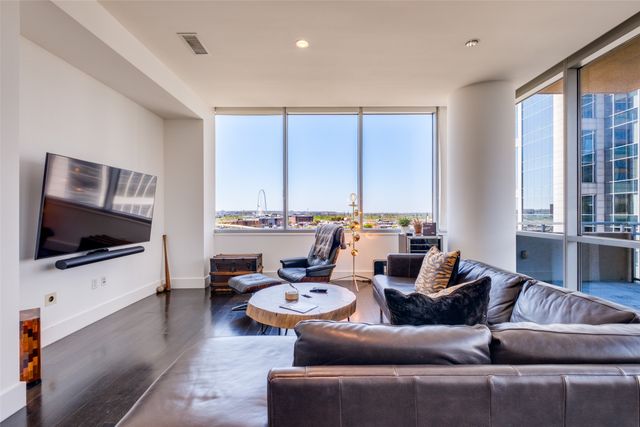 2200 Victory Avenue 707, Dallas, TX 75219