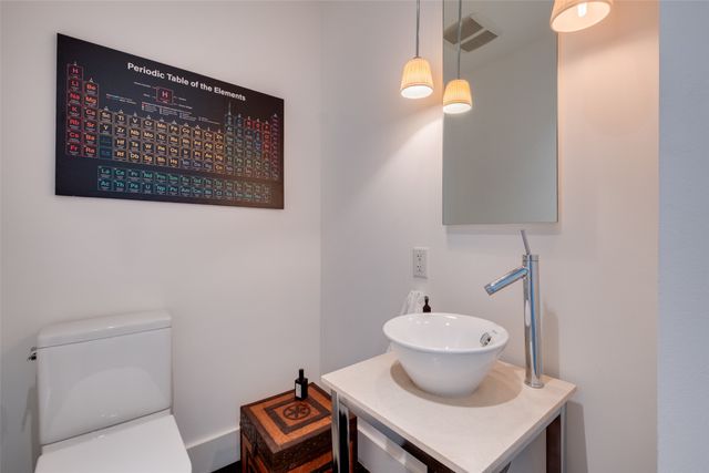 2200 Victory Avenue 707, Dallas, TX 75219