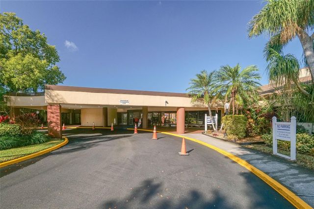 9020 Sunrise Lakes Boulevard 304, Sunrise, FL 33322