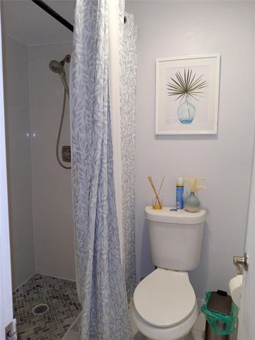 9020 Sunrise Lakes Boulevard 304, Sunrise, FL 33322