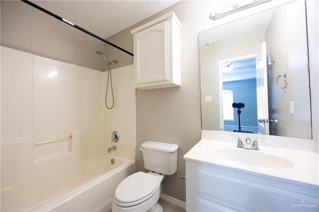 110 S 48th Lane, Mcallen, TX 78501
