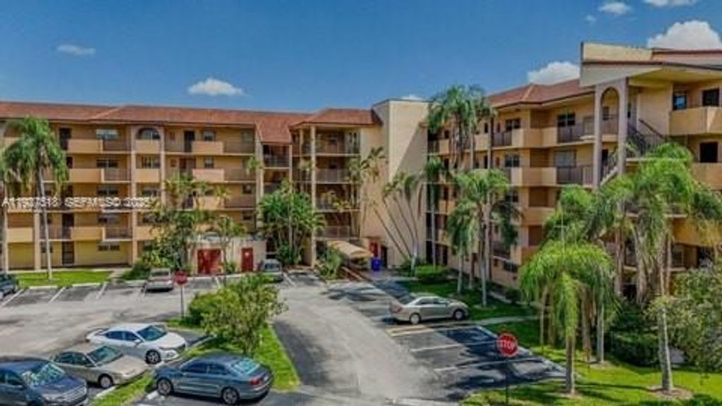 3905 N Nob Hill RD 304, Sunrise, FL 33351