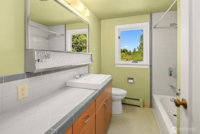 9421 190th Place SW, Edmonds, WA 98020