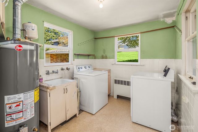 9421 190th Place SW, Edmonds, WA 98020