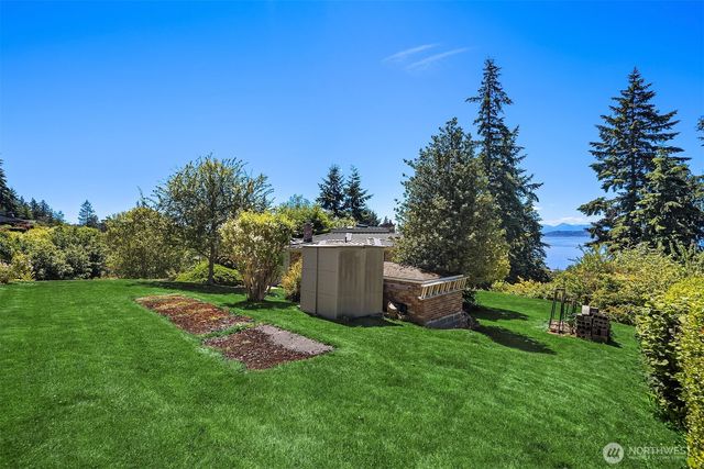 9421 190th Place SW, Edmonds, WA 98020