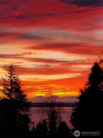 9421 190th Place SW, Edmonds, WA 98020