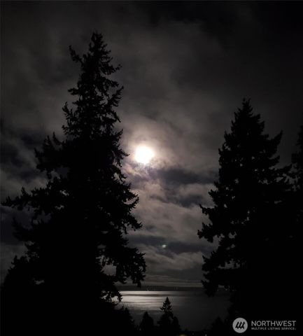 9421 190th Place SW, Edmonds, WA 98020