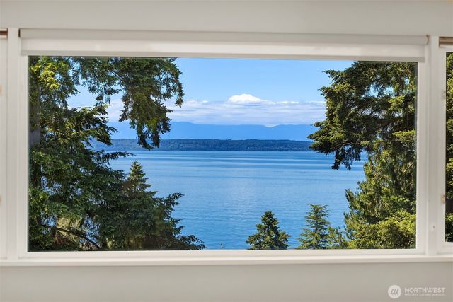9421 190th Place SW, Edmonds, WA 98020