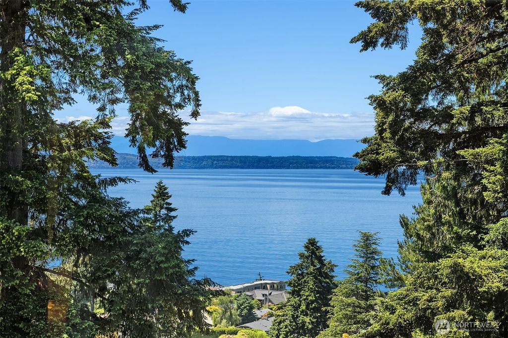 9421 190th Place SW, Edmonds, WA 98020