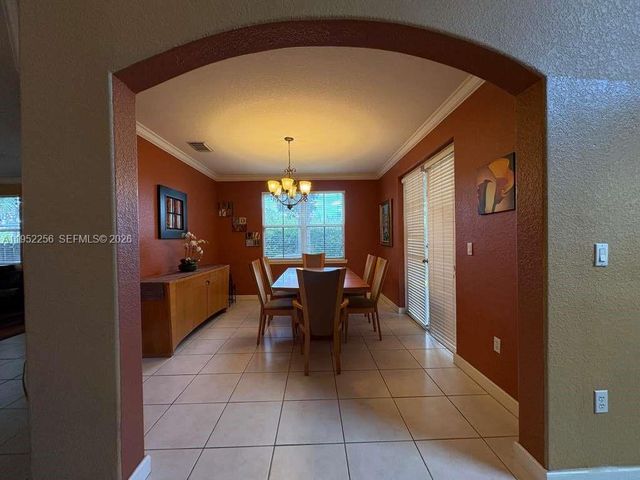 5902 SW 166th Ct, Miami, FL 33193