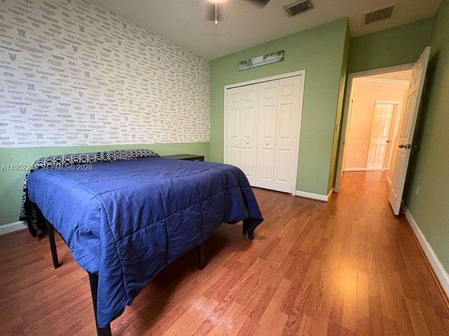 5902 SW 166th Ct, Miami, FL 33193