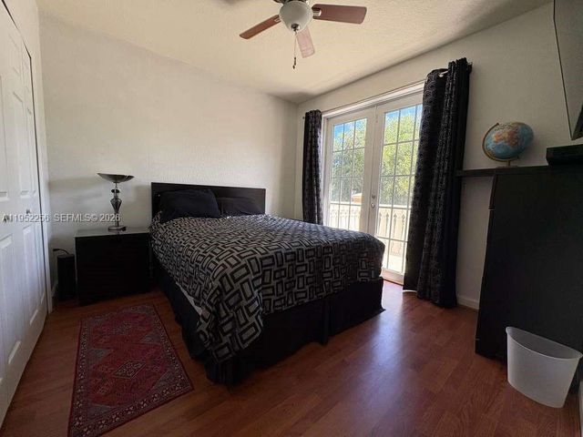 5902 SW 166th Ct, Miami, FL 33193