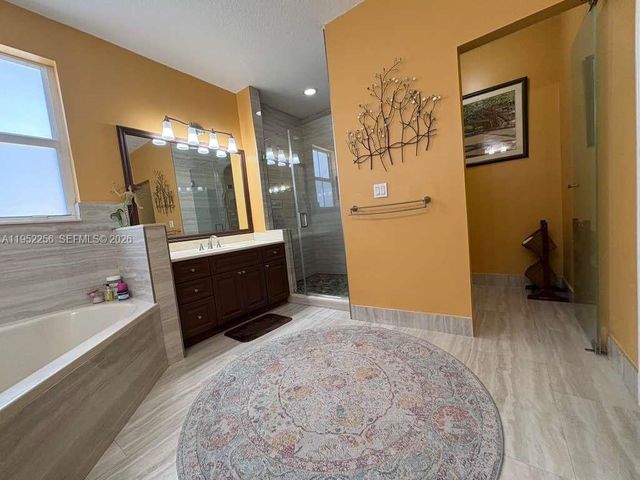 5902 SW 166th Ct, Miami, FL 33193