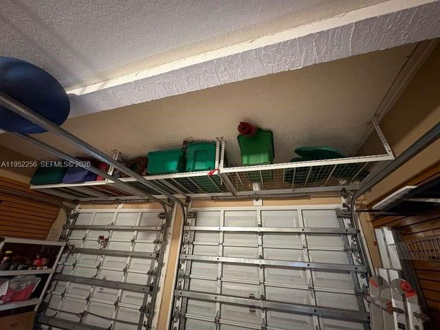 5902 SW 166th Ct, Miami, FL 33193