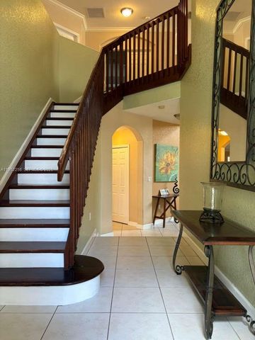 5902 SW 166th Ct, Miami, FL 33193